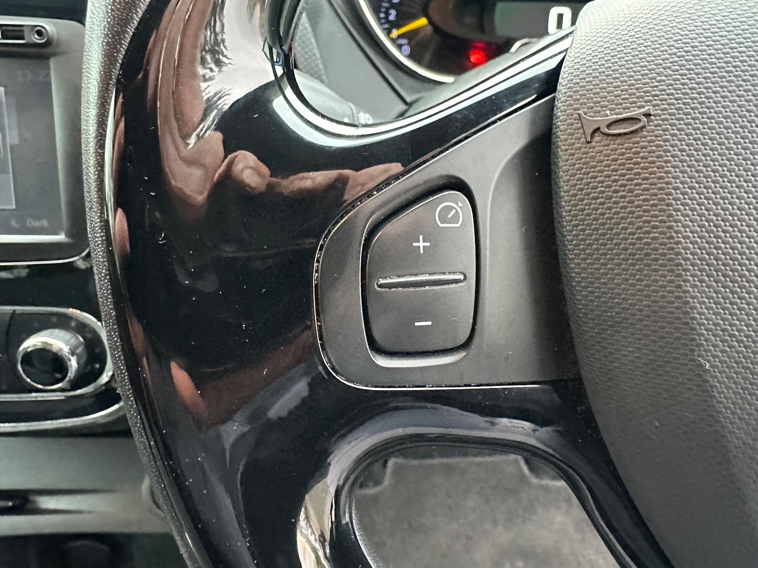 Used Renault Captur 2015 for sale - 76936502: Photo 25