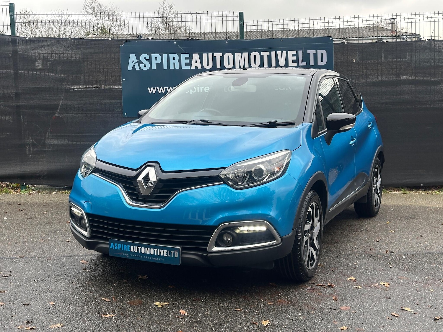 Used Renault Captur 2015 for sale - 76936502: Photo 3