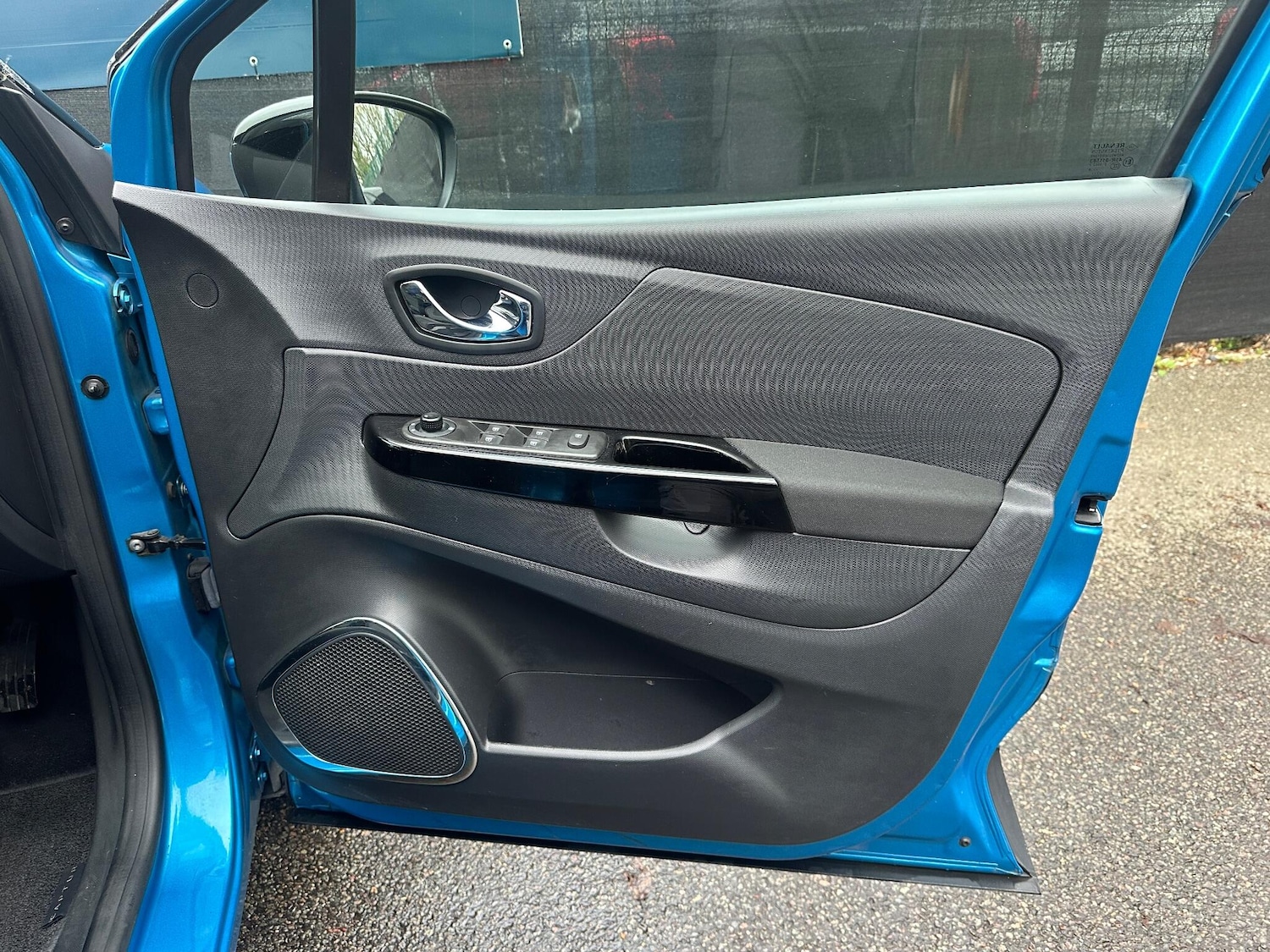 Used Renault Captur 2015 for sale - 76936502: Photo 31