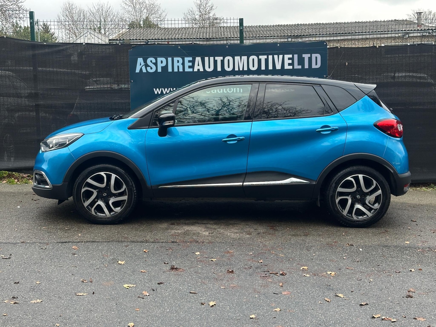 Used Renault Captur 2015 for sale - 76936502: Photo 4