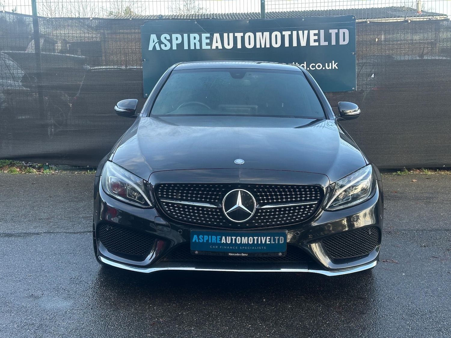 Used Mercedes-Benz C Class 2017 for sale - 76899596: Photo 2