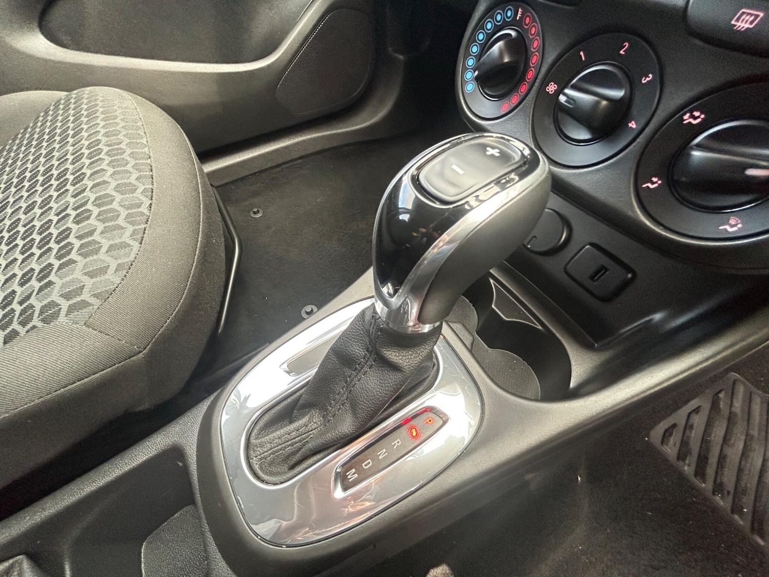 Used Vauxhall Corsa 2018 for sale - 76522241: Photo 22