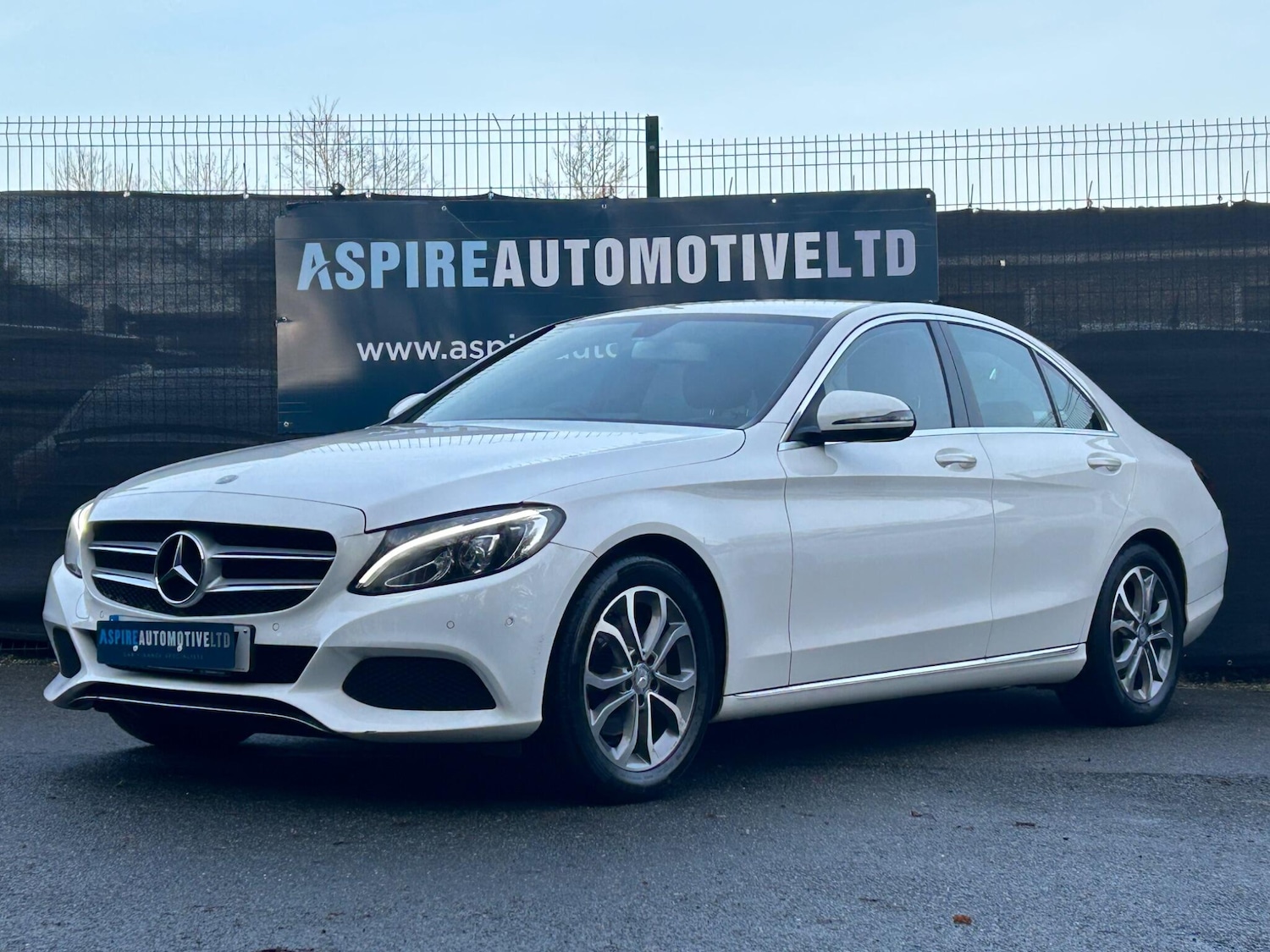 Used Mercedes-Benz C Class 2015 for sale - 77290509: Photo 3