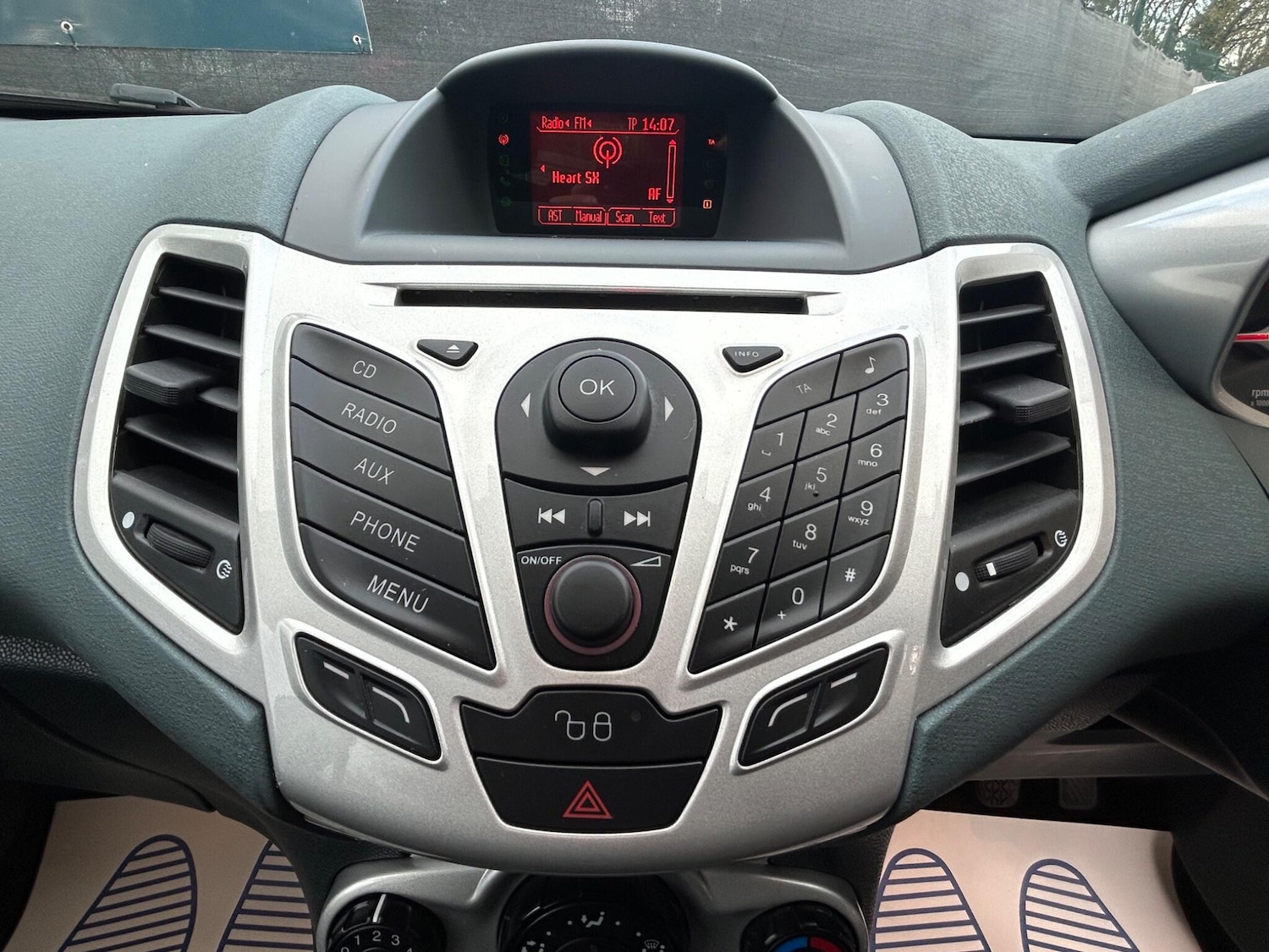 Used Ford Fiesta 2010 for sale - 76752513: Photo 25