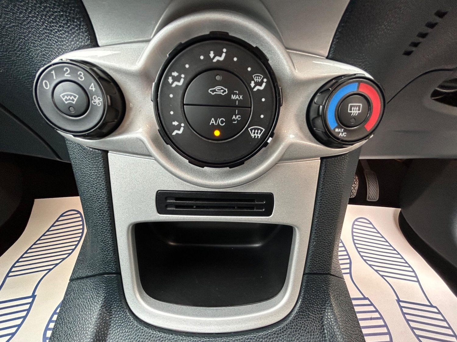 Used Ford Fiesta 2010 for sale - 76752513: Photo 27