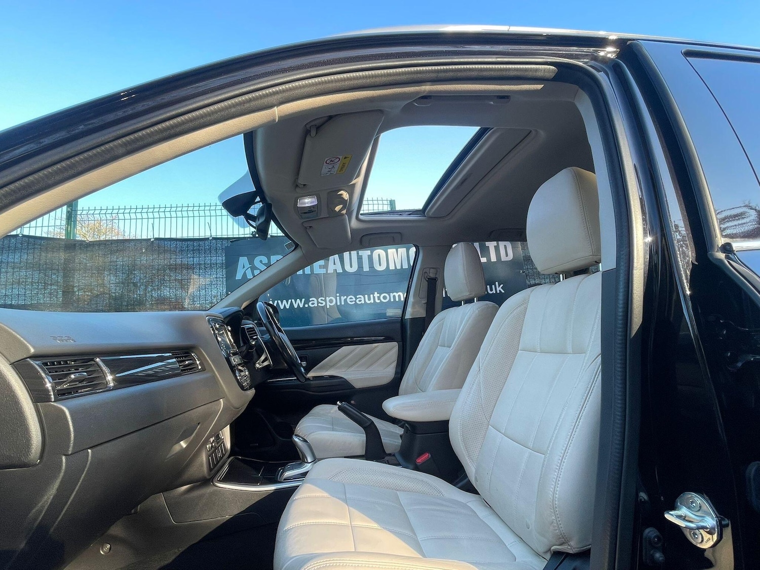 Used Mitsubishi Outlander 2016 for sale - 76658478: Photo 23