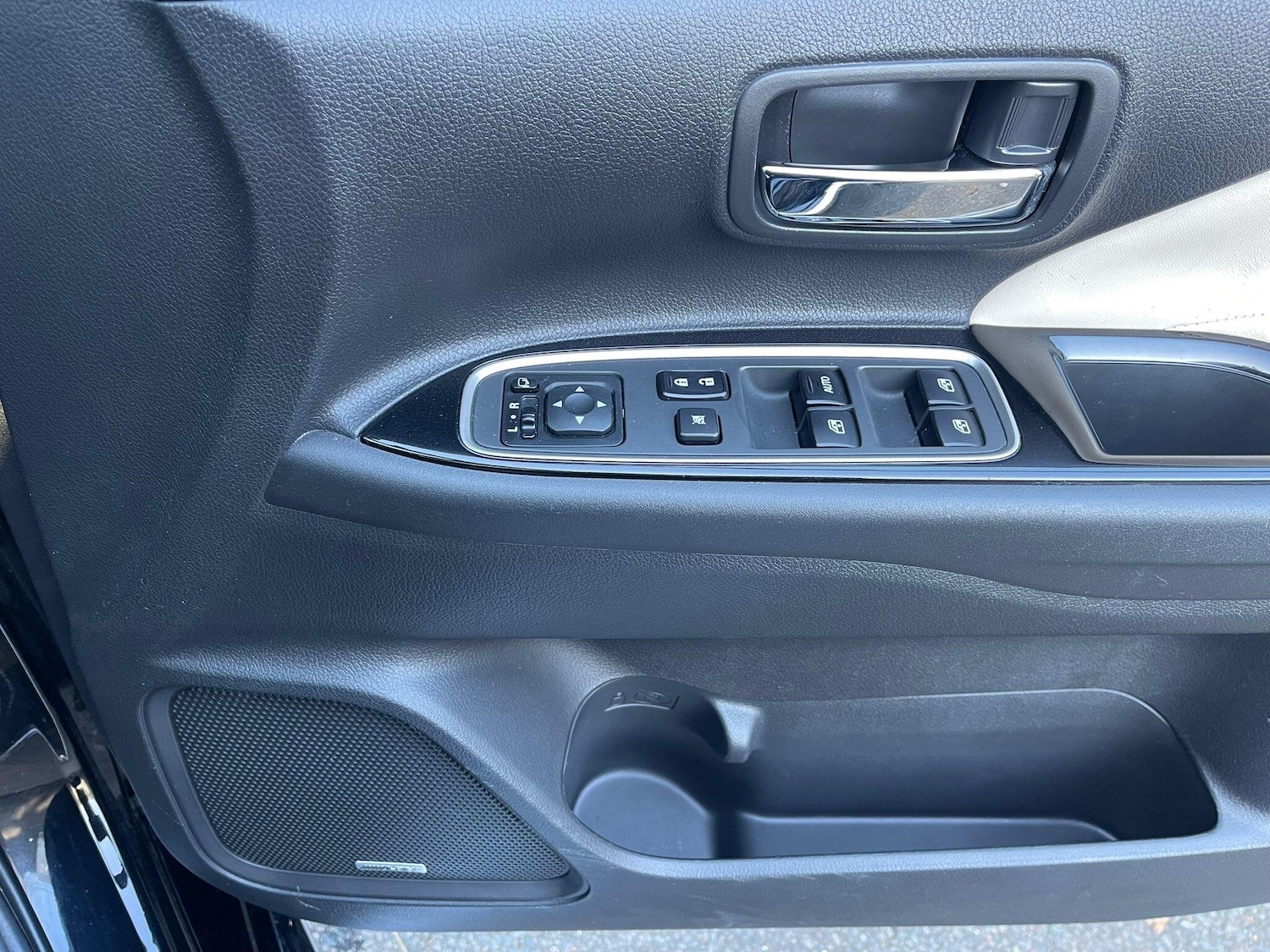 Used Mitsubishi Outlander 2016 for sale - 76658478: Photo 39