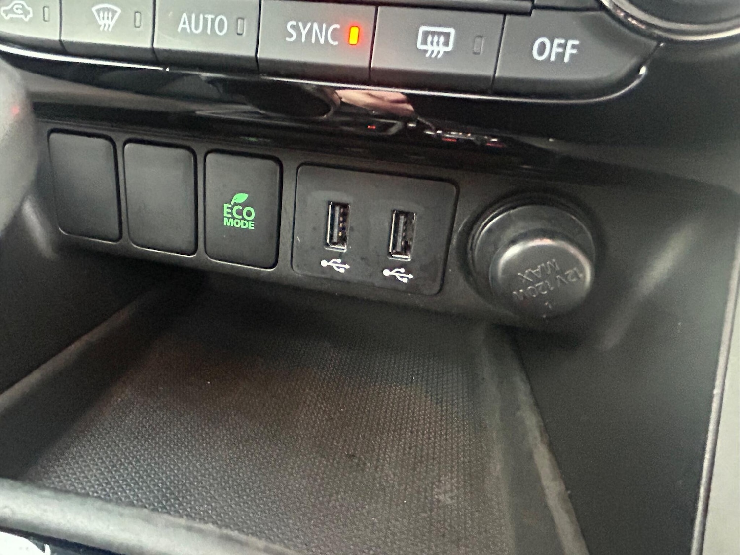 Used Mitsubishi Eclipse Cross 2018 for sale - 77143807: Photo 27