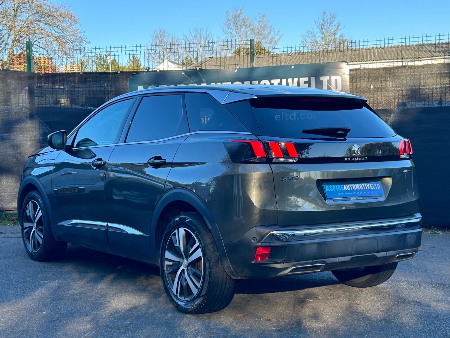 Used Peugeot 3008 2017 for sale - 76657866: Photo 3