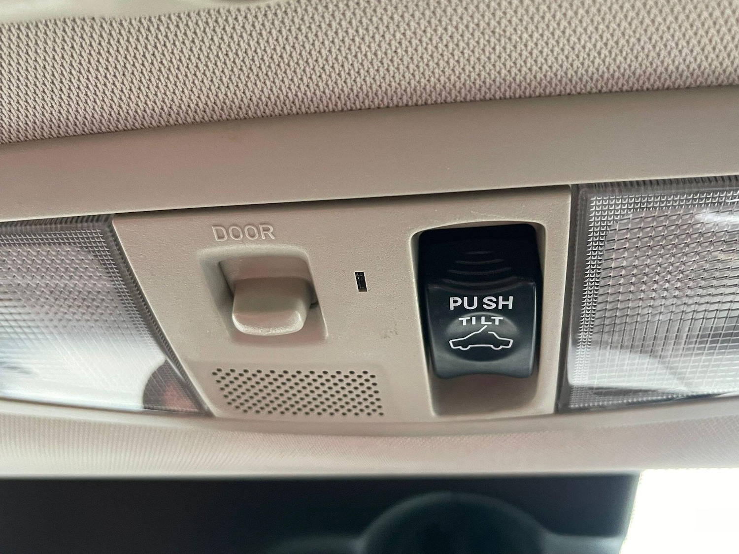 Used Mitsubishi Outlander 2017 for sale - 77230653: Photo 14