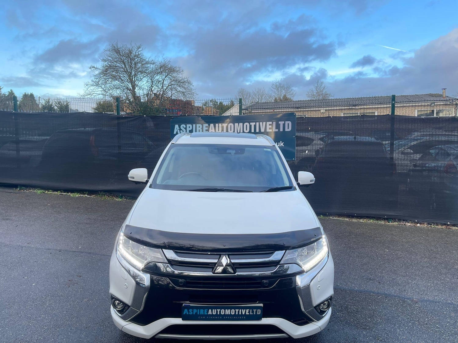 Used Mitsubishi Outlander 2017 for sale - 77230653: Photo 2