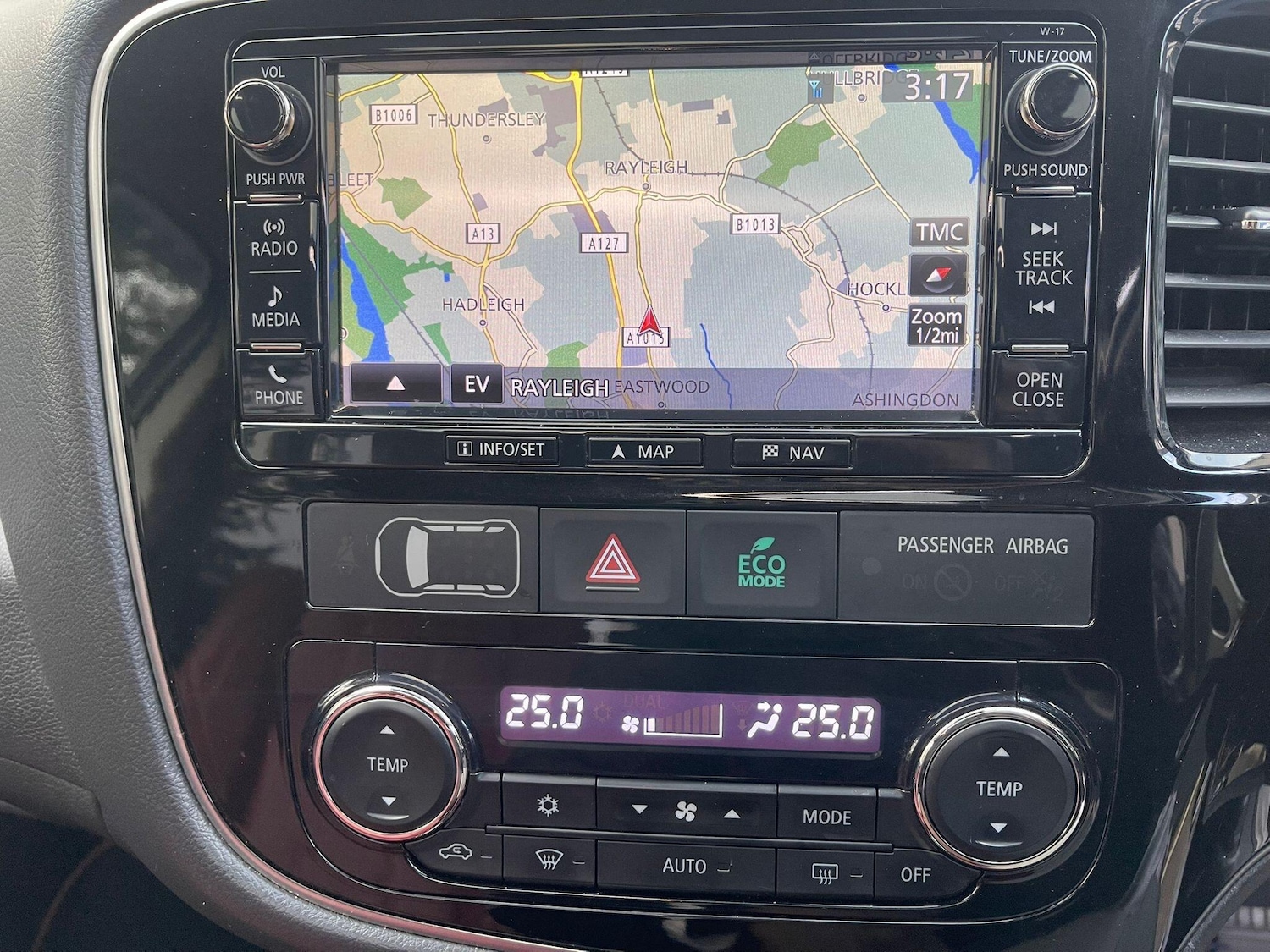 Used Mitsubishi Outlander 2017 for sale - 77230653: Photo 22