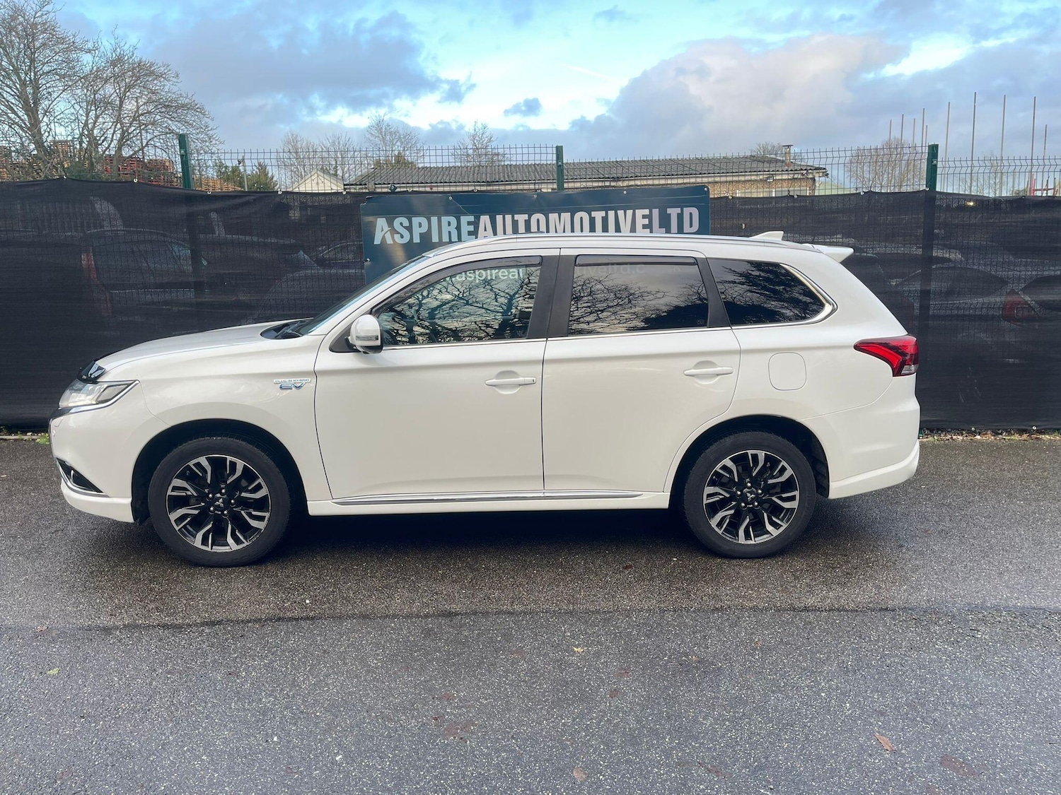 Used Mitsubishi Outlander 2017 for sale - 77230653: Photo 4