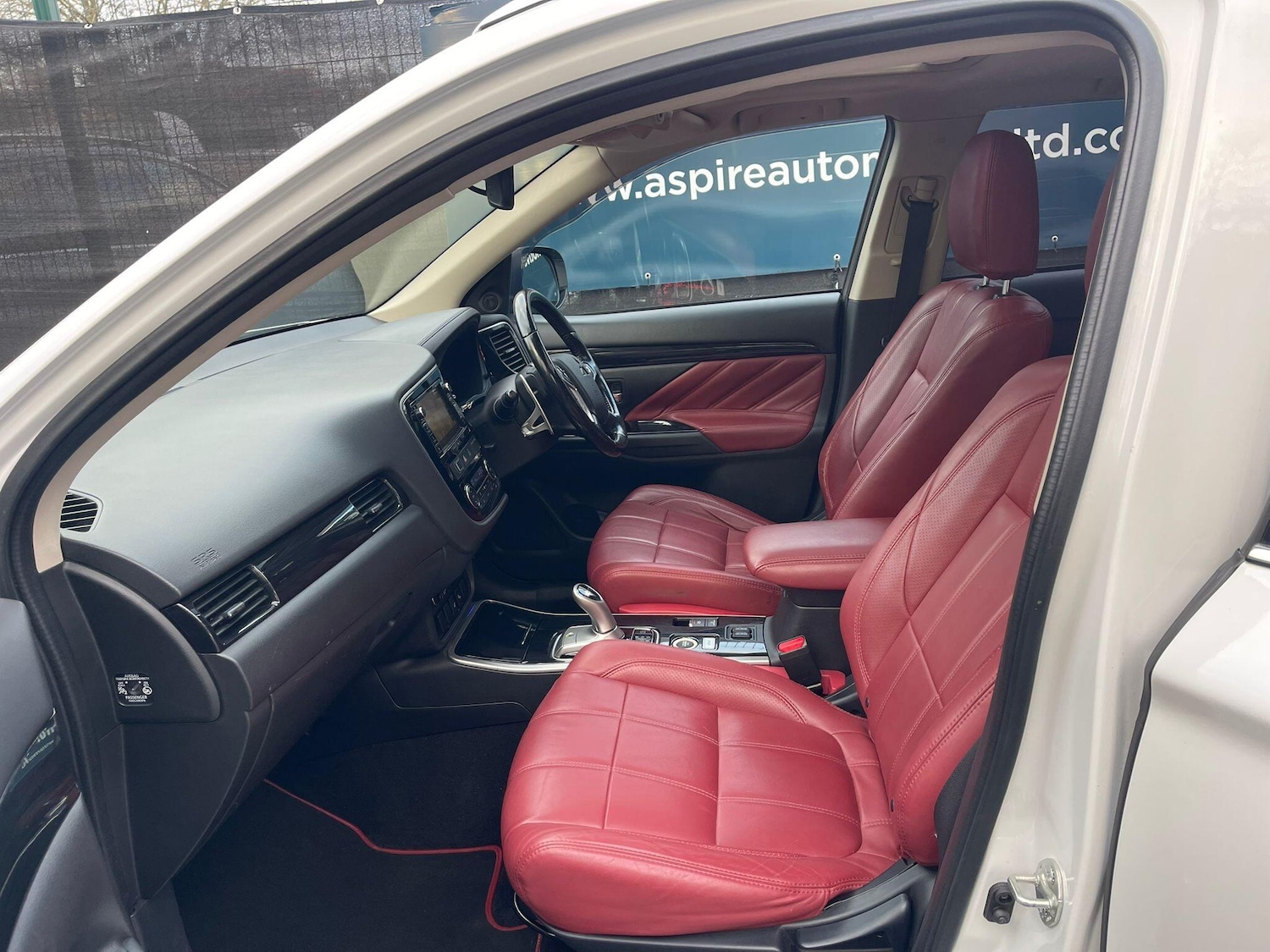 Used Mitsubishi Outlander 2017 for sale - 77230653: Photo 9