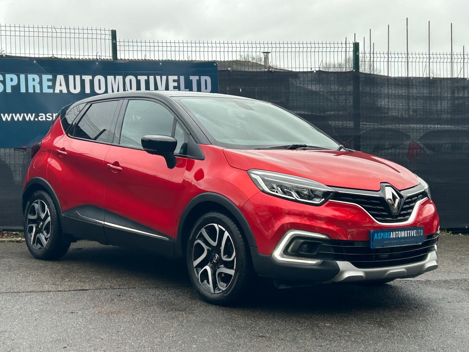 Used Renault Captur 2018 for sale - 77143153: Photo 1