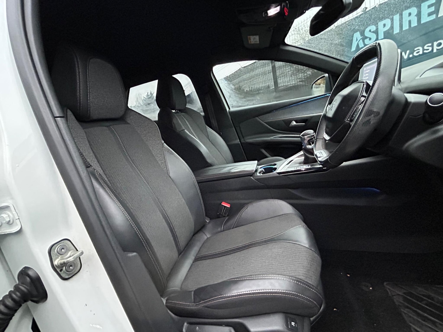 Used Peugeot 3008 2017 for sale - 76765465: Photo 12