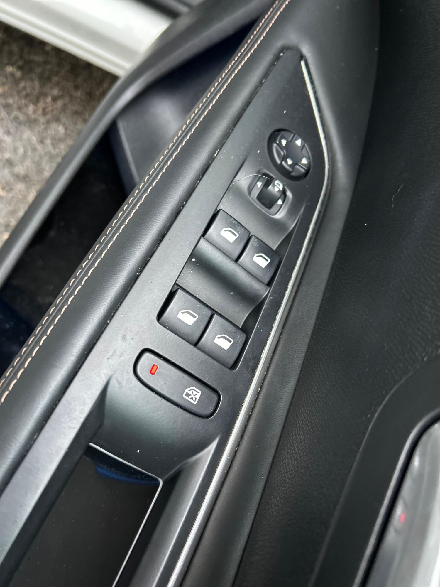 Used Peugeot 3008 2017 for sale - 76765465: Photo 24