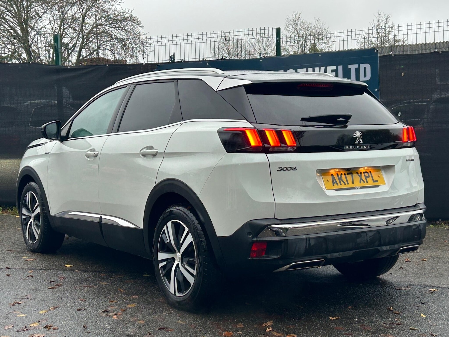 Used Peugeot 3008 2017 for sale - 76765465: Photo 4