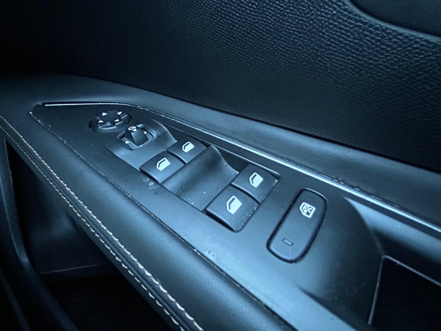 Used Peugeot 3008 2017 for sale - 76953139: Photo 20