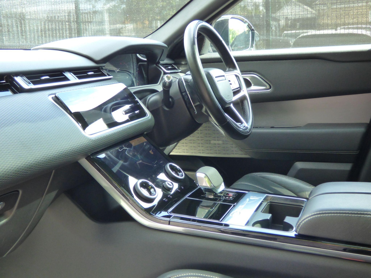 Used Land Rover Range Rover Velar 2021 for sale - 76136925: Photo 24