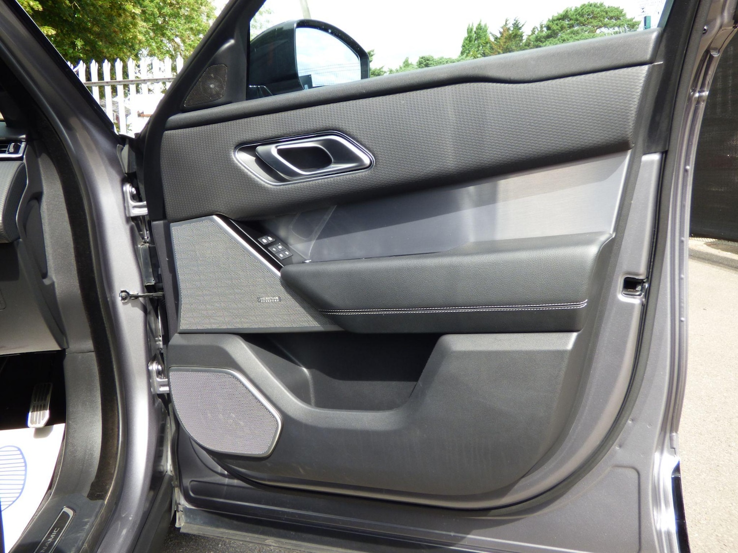 Used Land Rover Range Rover Velar 2021 for sale - 76136925: Photo 40