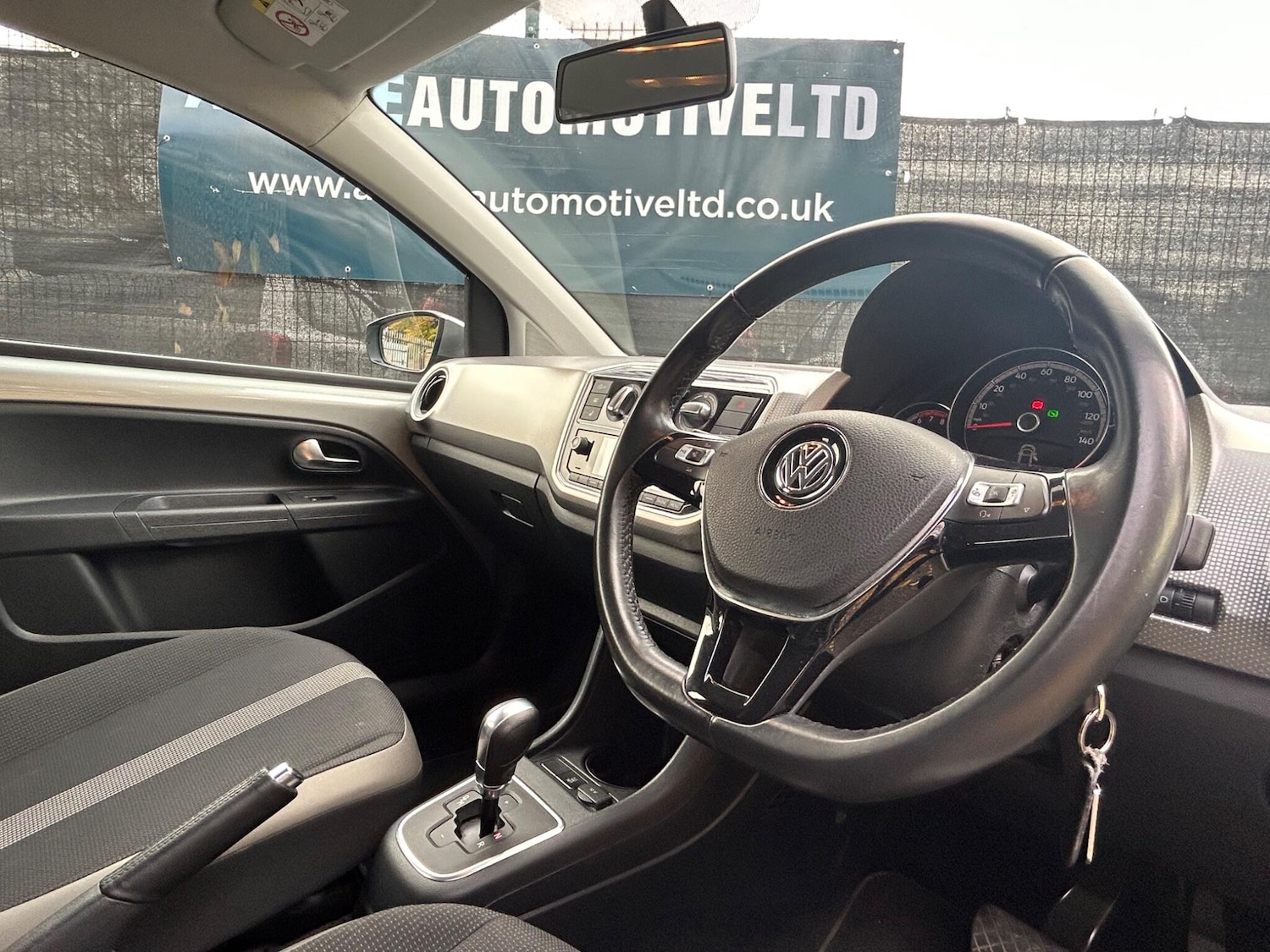 Used Volkswagen up! for sale - 76473719: Photo 14