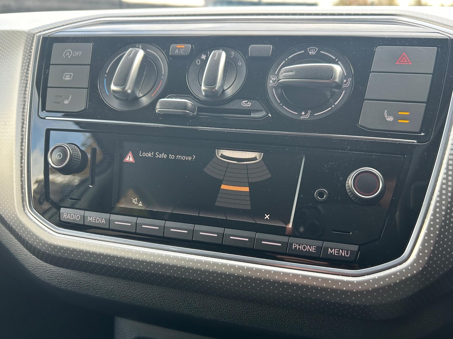 Used Volkswagen up! for sale - 76473719: Photo 26