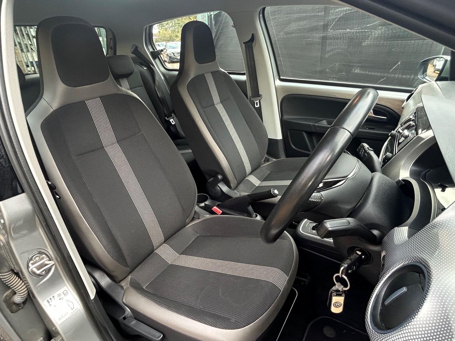 Used Volkswagen up! for sale - 76473719: Photo 9