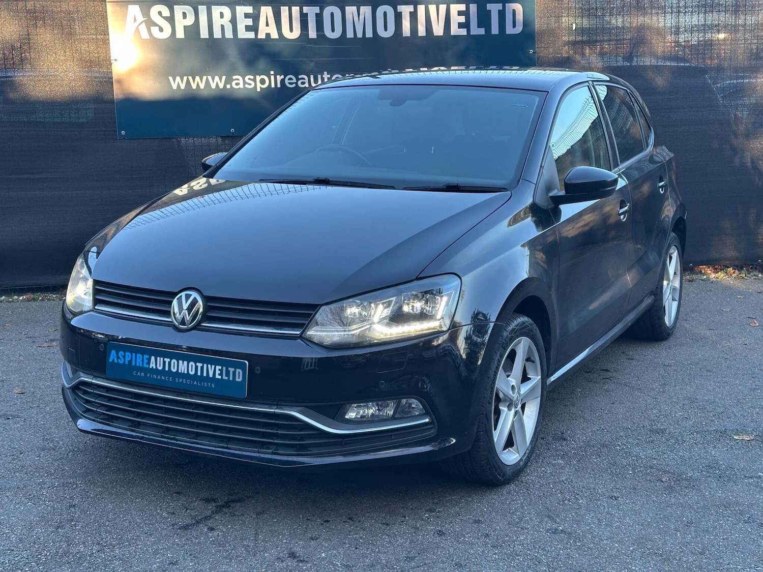 Used Volkswagen Polo 2015 for sale - 76513292: Photo 3