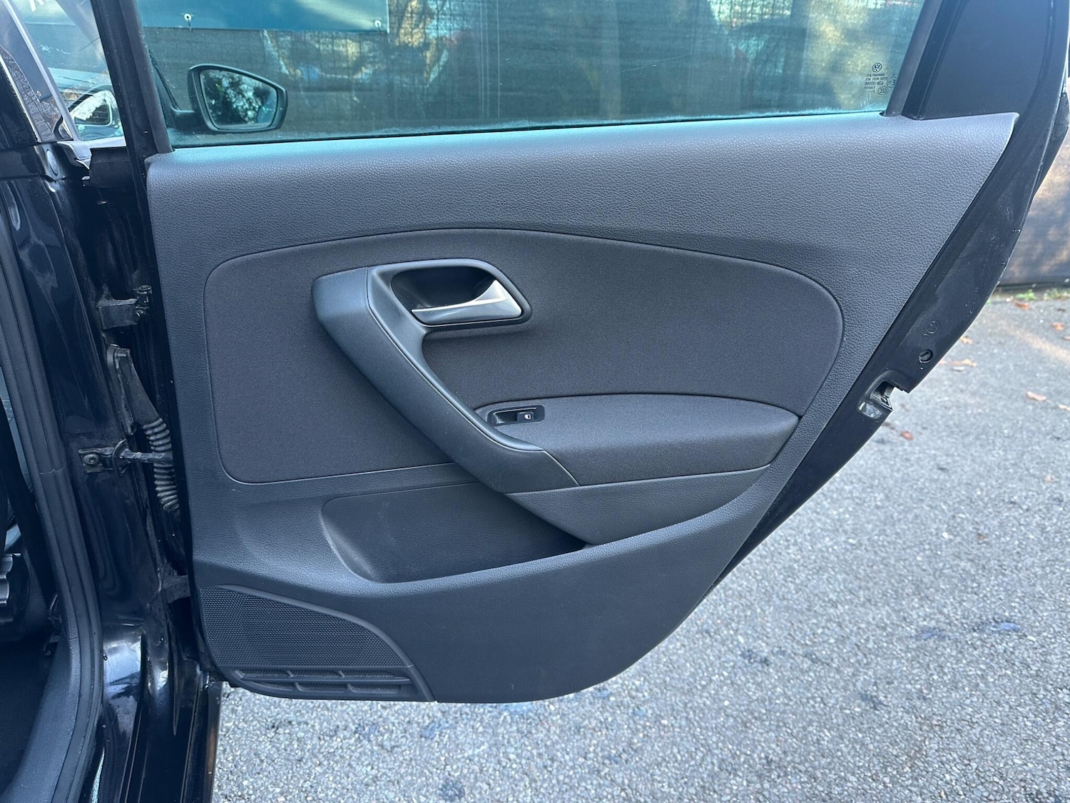 Used Volkswagen Polo 2015 for sale - 76513292: Photo 33