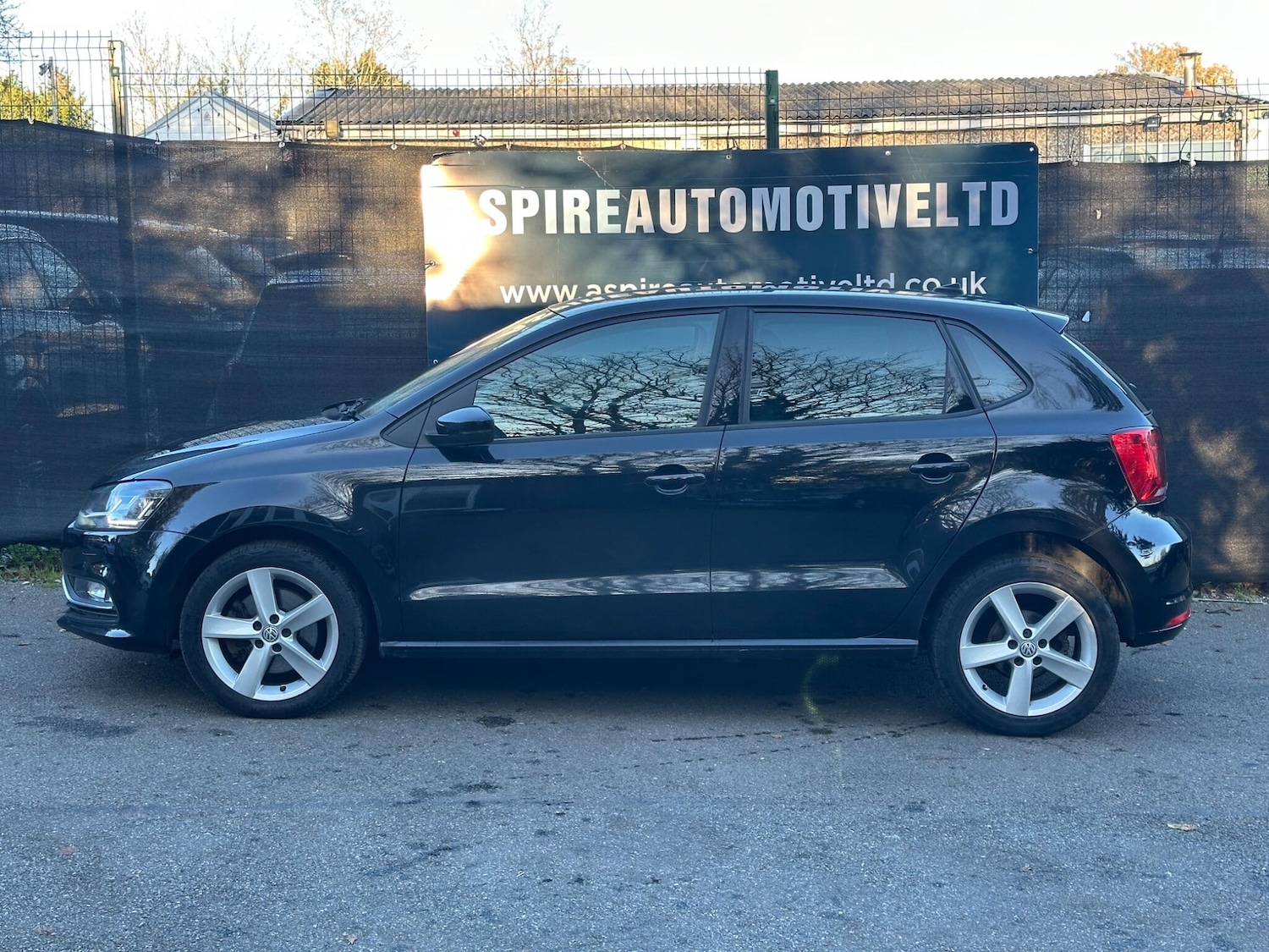 Used Volkswagen Polo 2015 for sale - 76513292: Photo 4