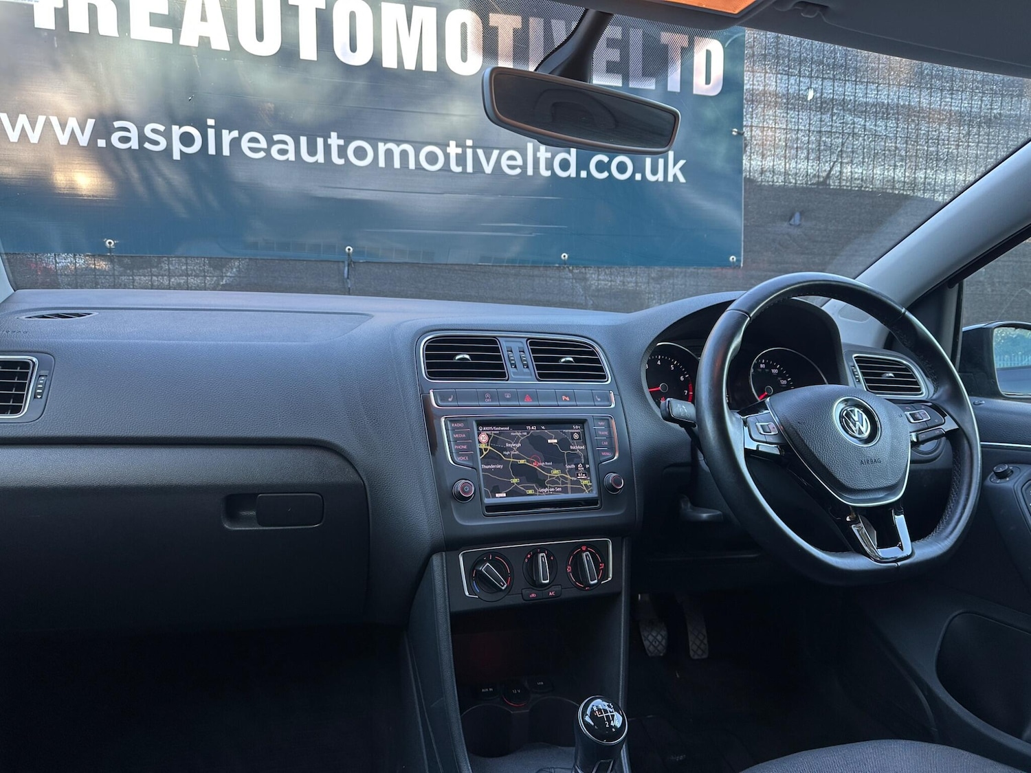 Used Volkswagen Polo 2015 for sale - 76513292: Photo 9