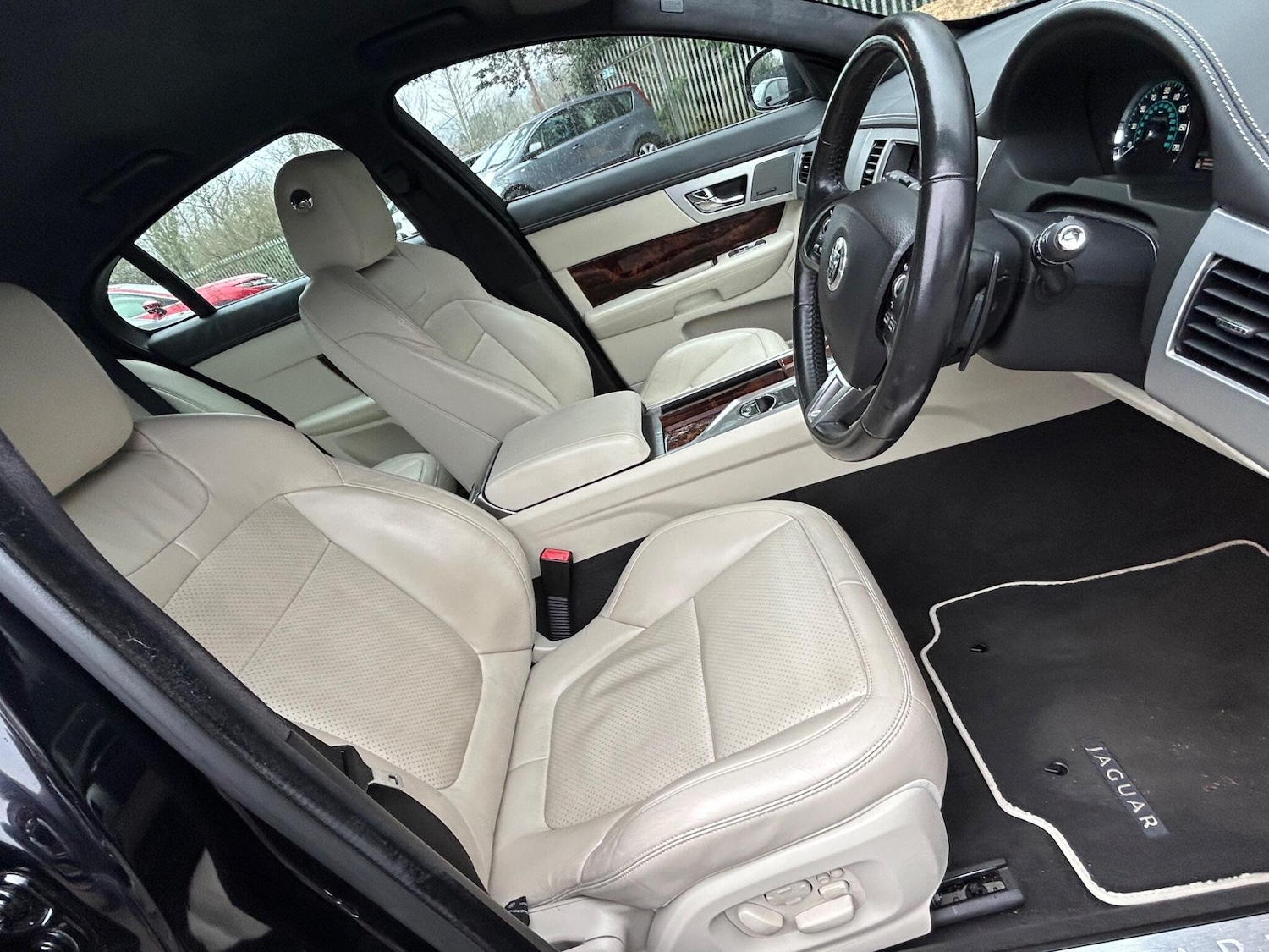 Used Jaguar XF 2012 for sale - 77783681: Photo 10