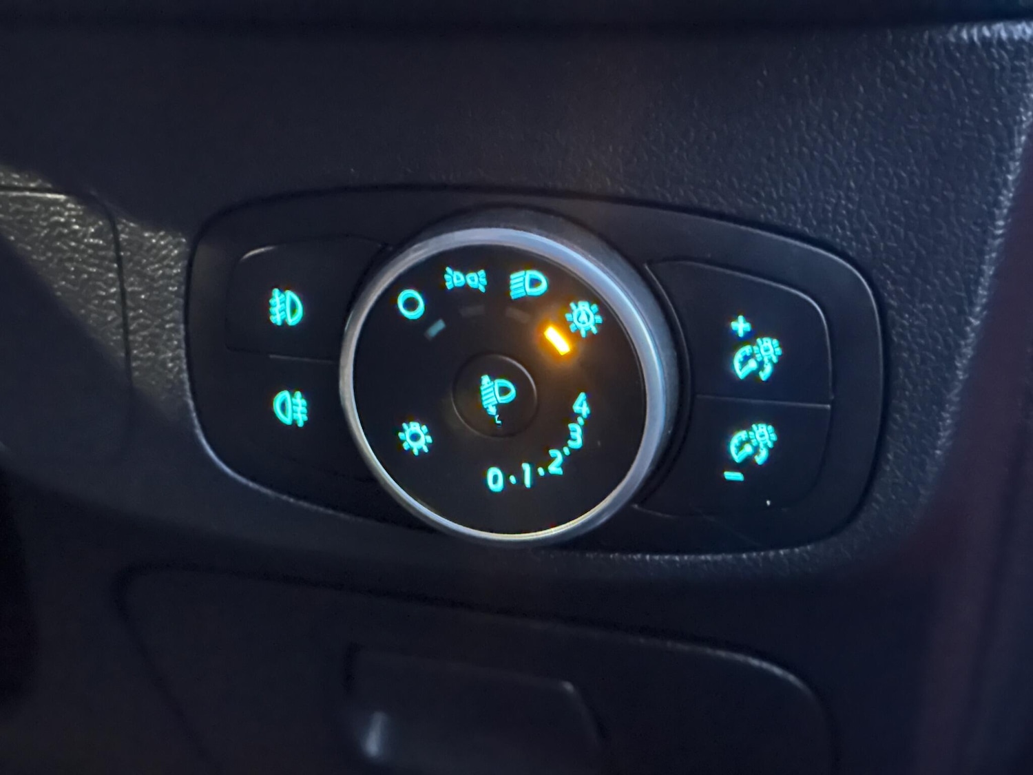 Used Ford Focus 2020 for sale - 76887096: Photo 31