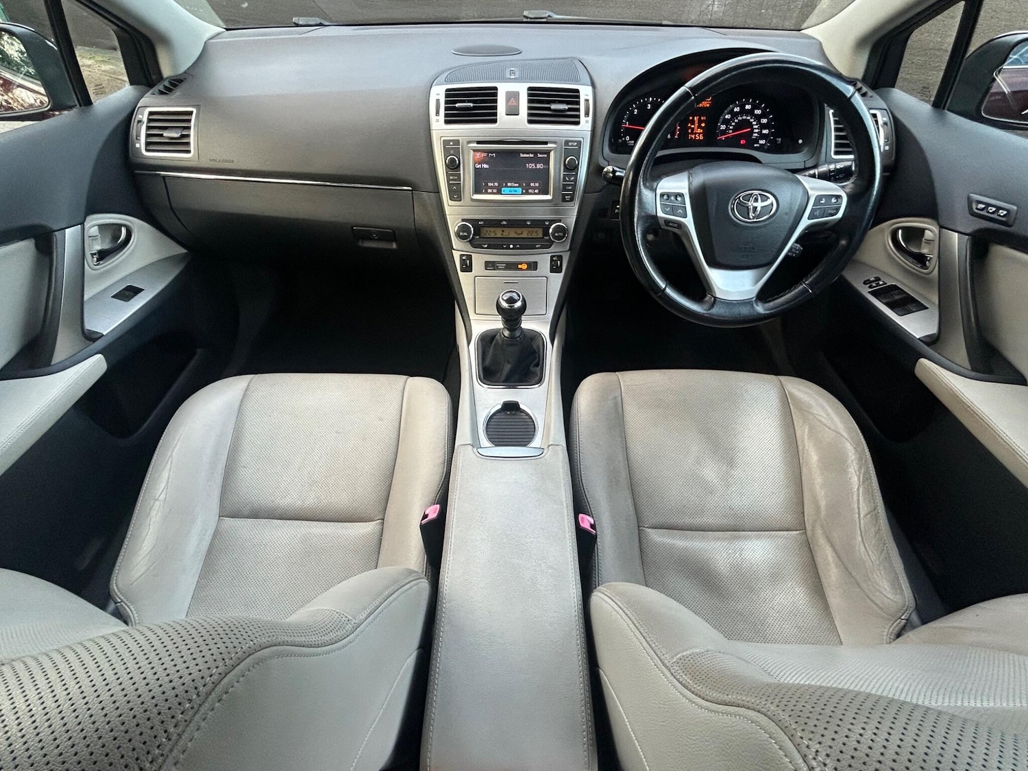 Used Toyota Avensis 2012 for sale - 77120286: Photo 12