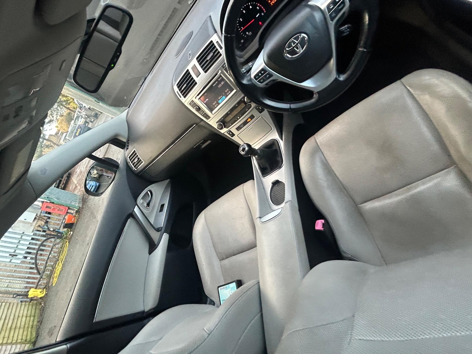 Used Toyota Avensis 2012 for sale - 77120286: Photo 14