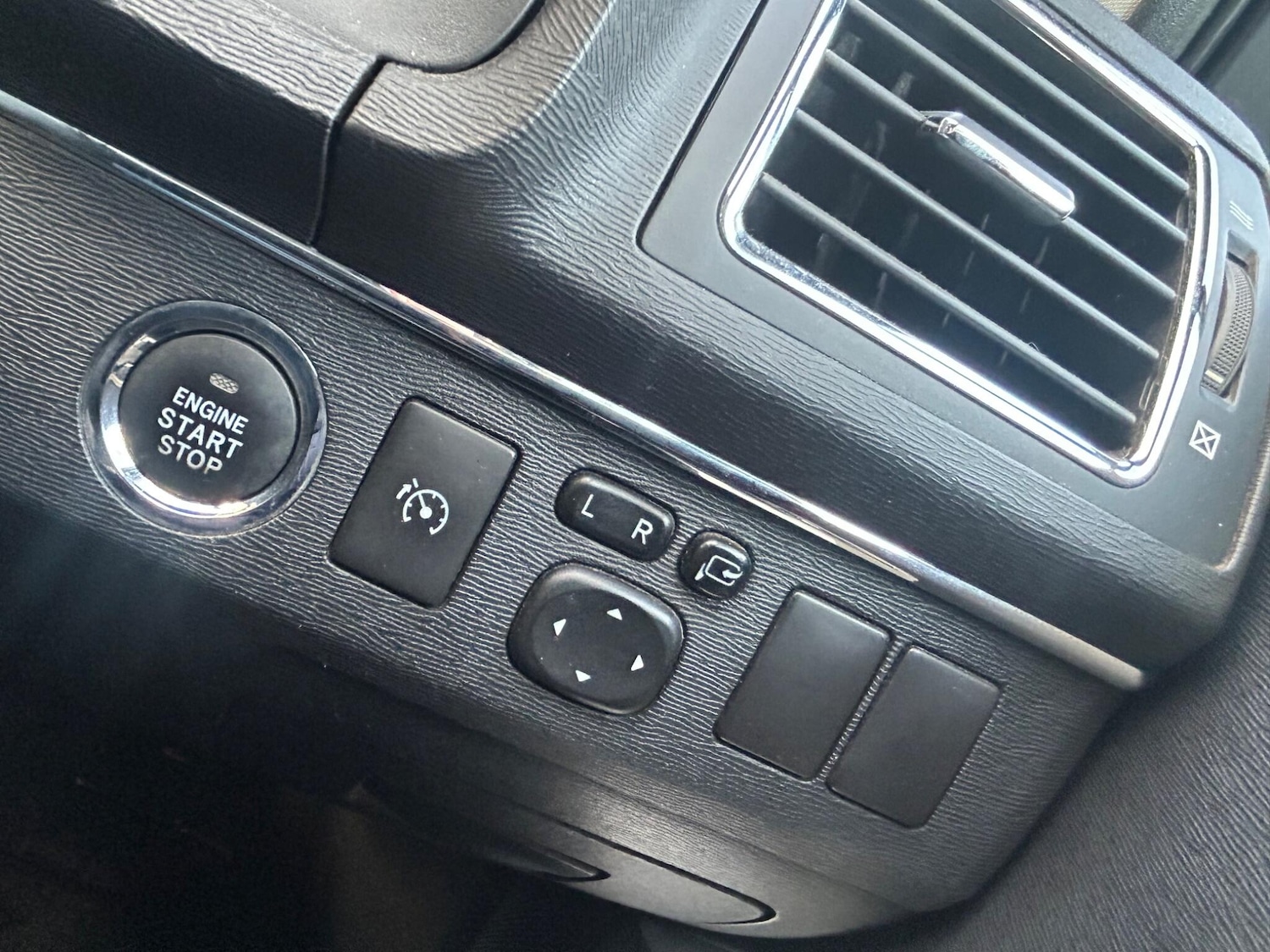 Used Toyota Avensis 2012 for sale - 77120286: Photo 23