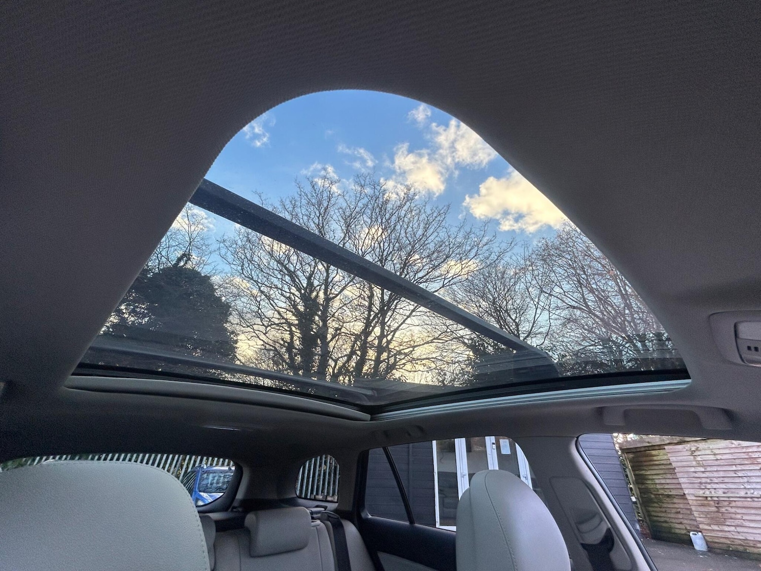 Used Toyota Avensis 2012 for sale - 77120286: Photo 41