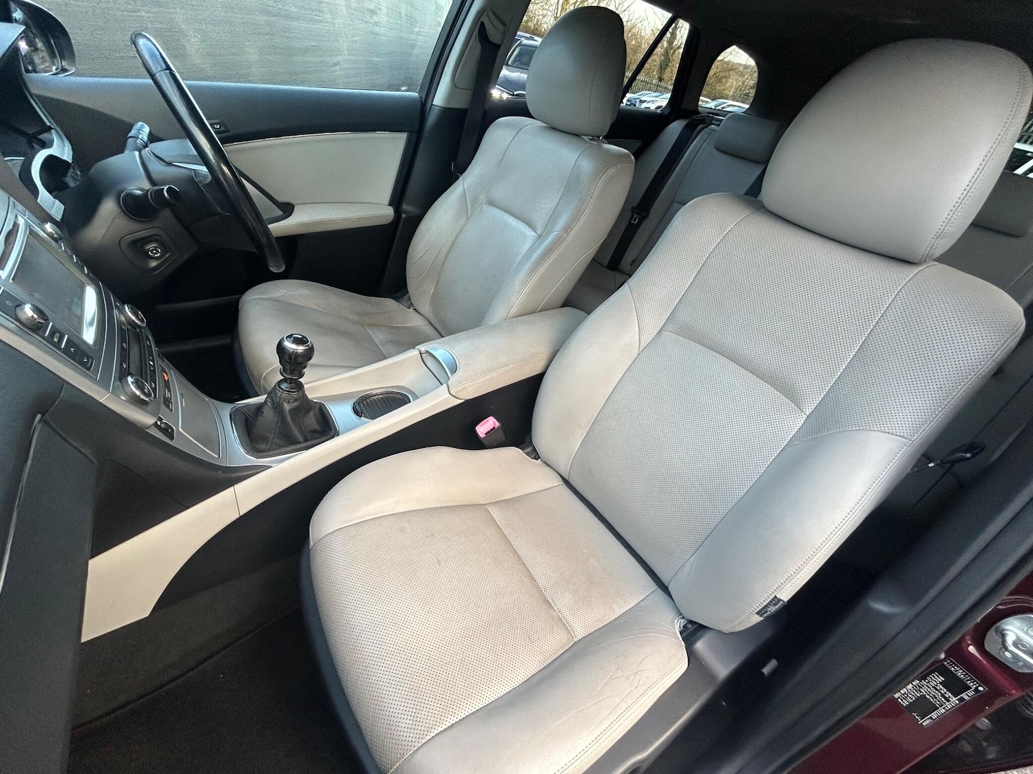 Used Toyota Avensis 2012 for sale - 77120286: Photo 44