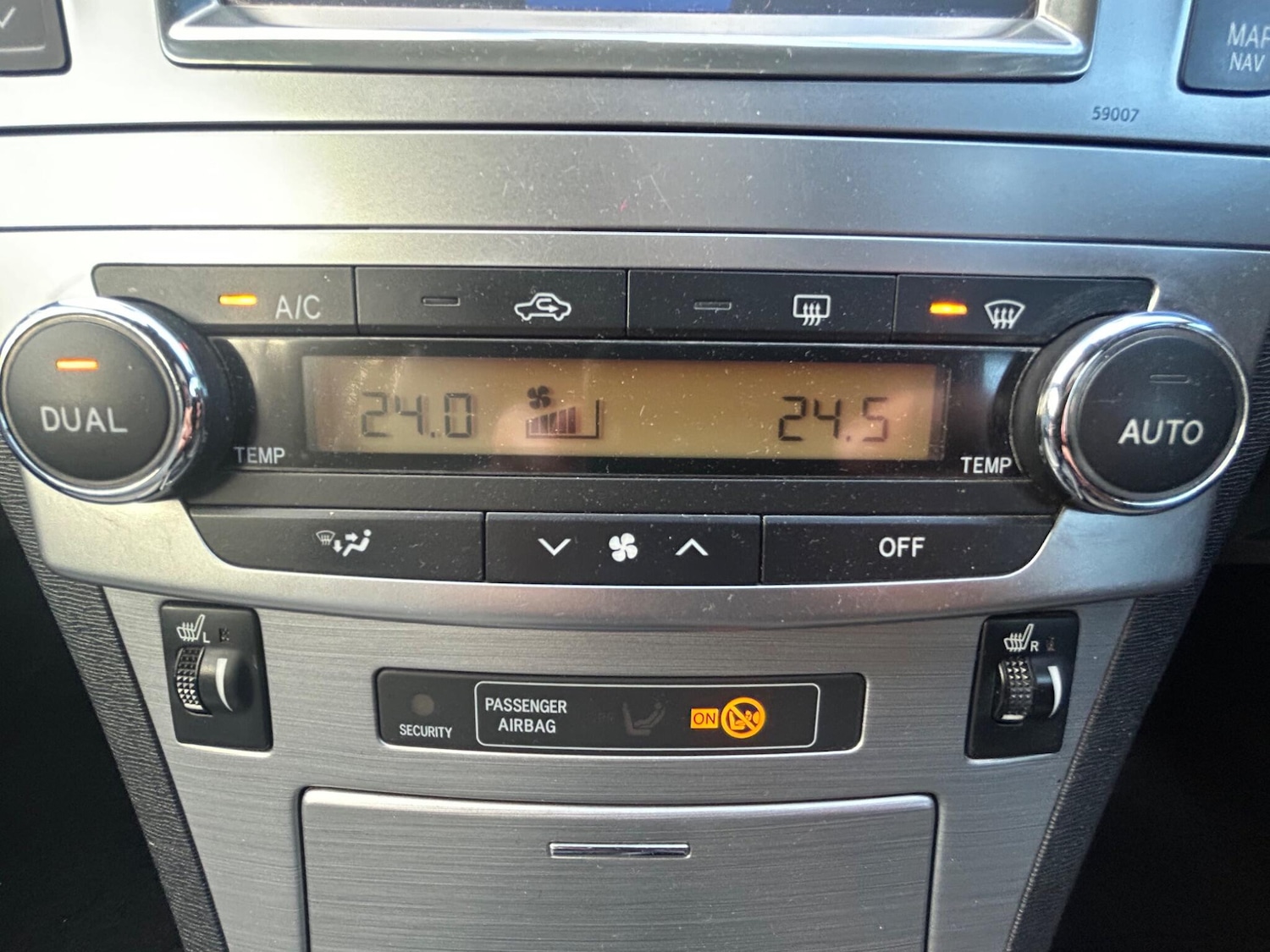 Used Toyota Avensis 2012 for sale - 77120286: Photo 46