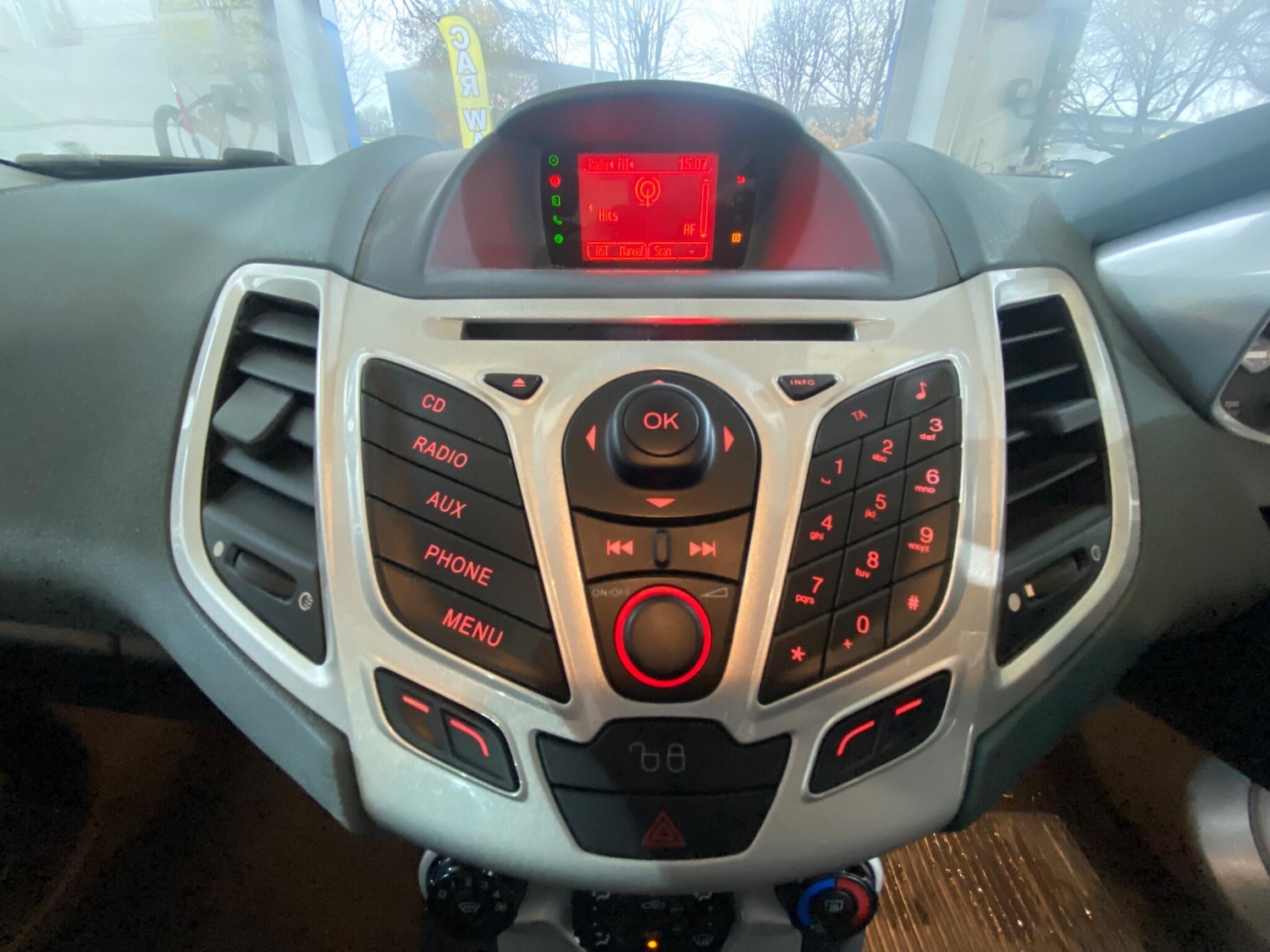 Used Ford Fiesta 2010 for sale - 76619903: Photo 24