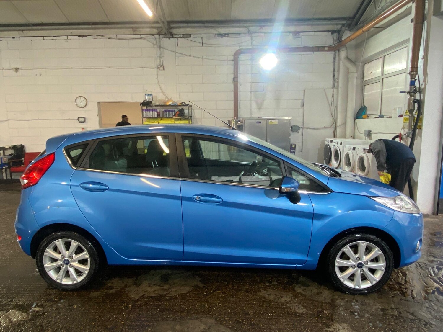Used Ford Fiesta 2010 for sale - 76619903: Photo 4