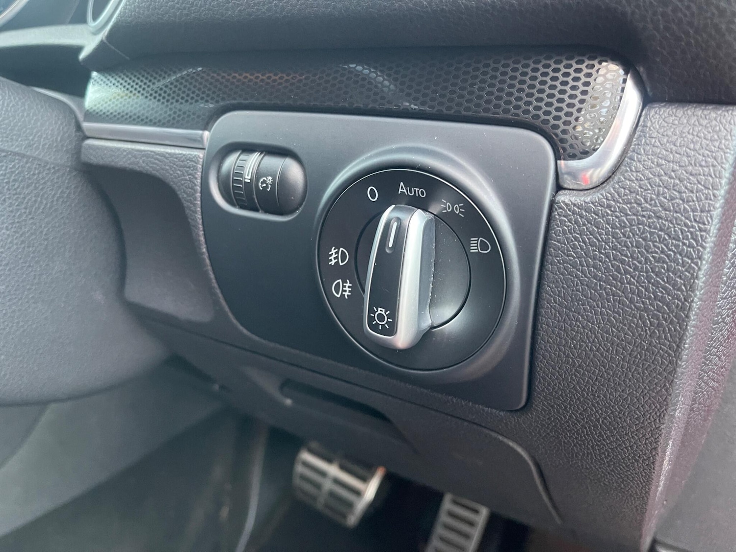 Used Volkswagen Golf 2012 for sale - 76398773: Photo 24