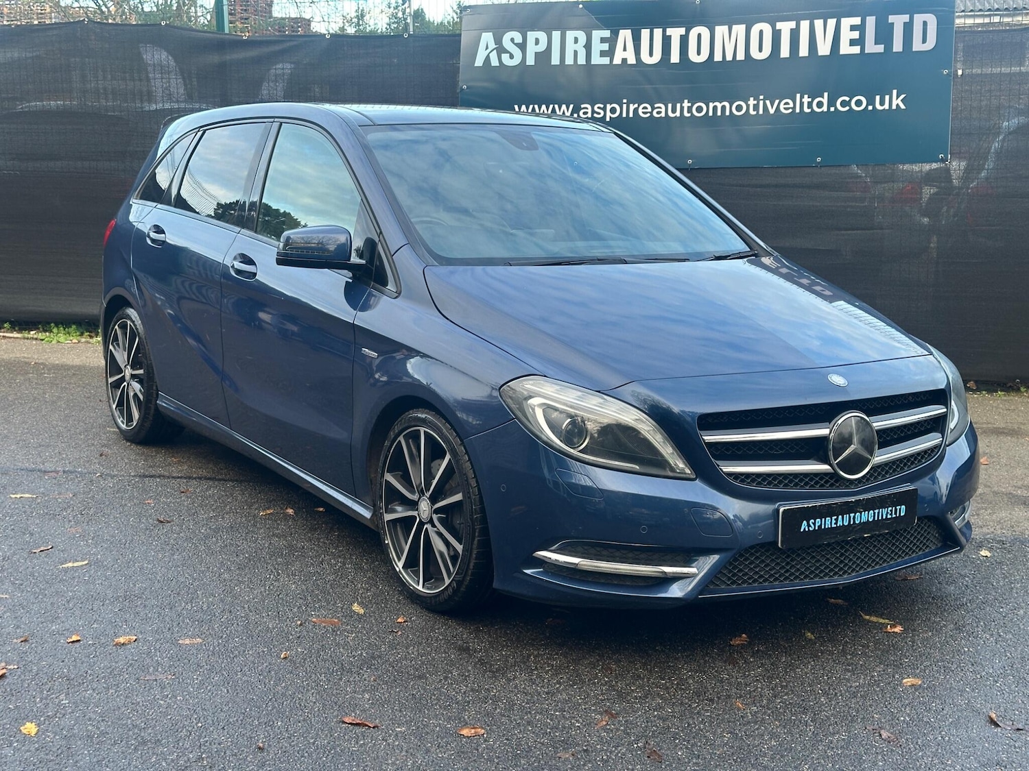 Used Mercedes-Benz B Class 2012 for sale - 76608347: Photo 1