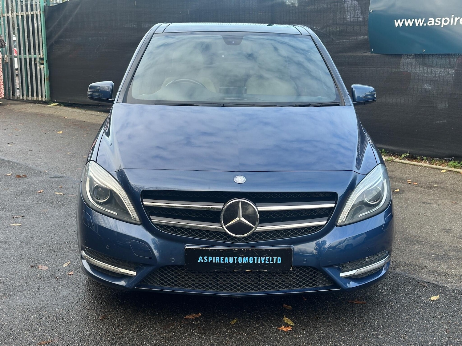 Used Mercedes-Benz B Class 2012 for sale - 76608347: Photo 2