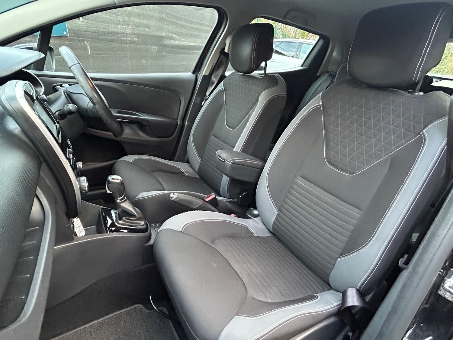 Used Renault Clio 2016 for sale - 76952746: Photo 13