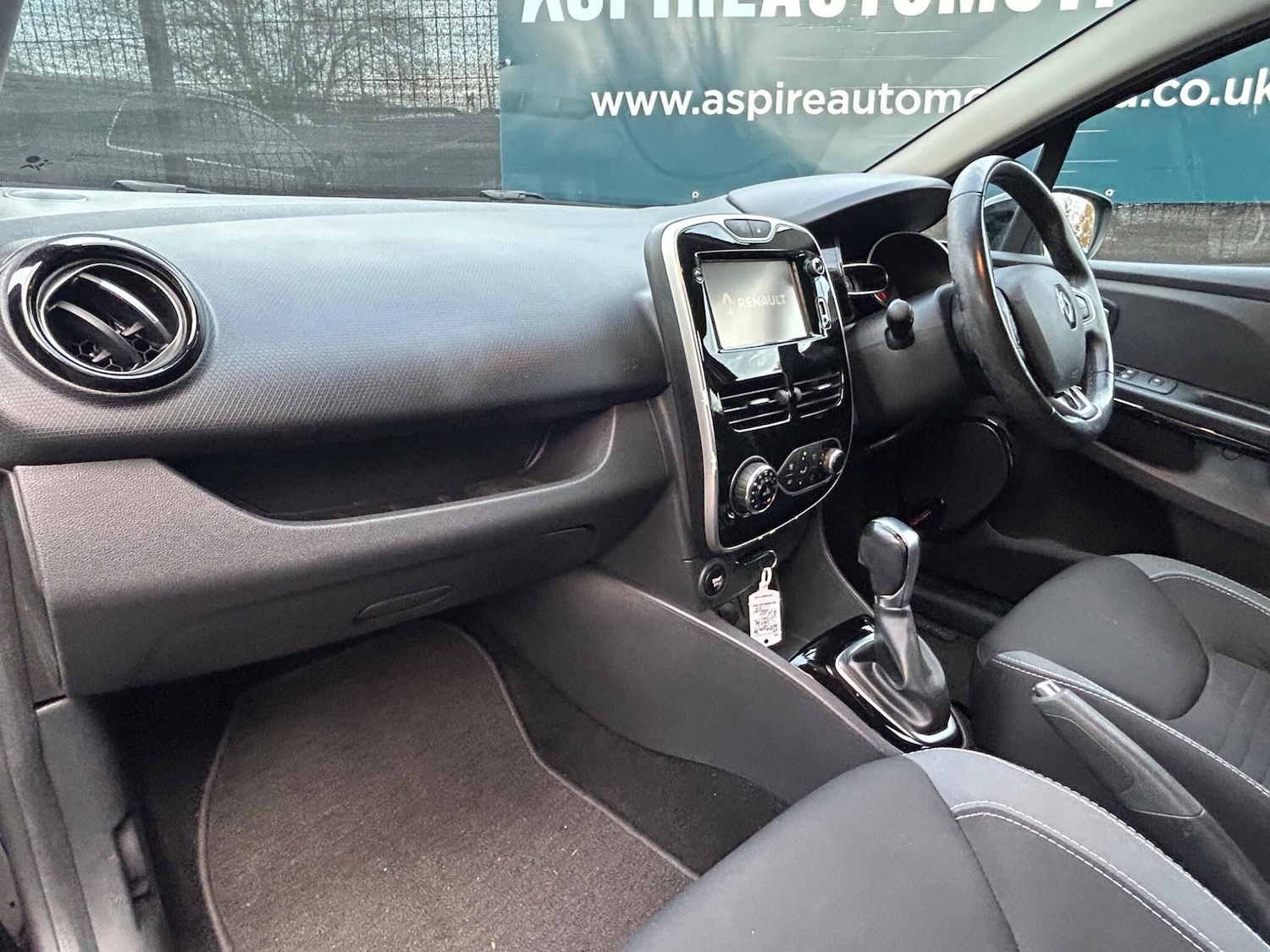 Used Renault Clio 2016 for sale - 76952746: Photo 19