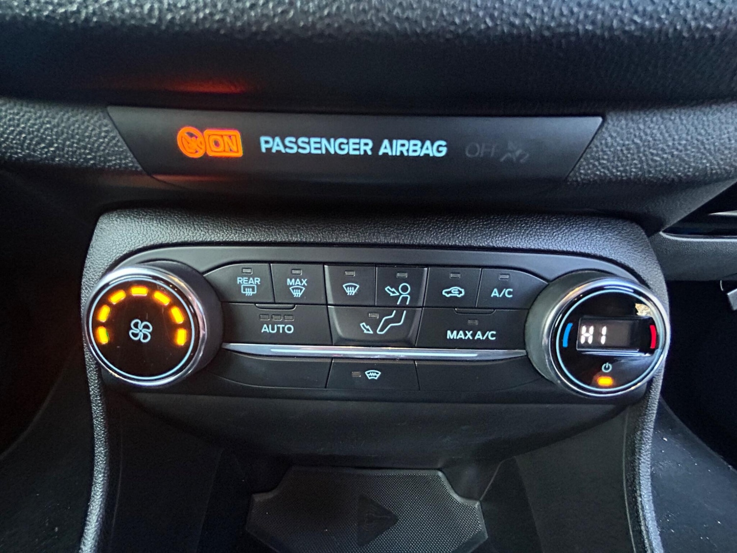 Used Ford Fiesta 2018 for sale - 76952300: Photo 23