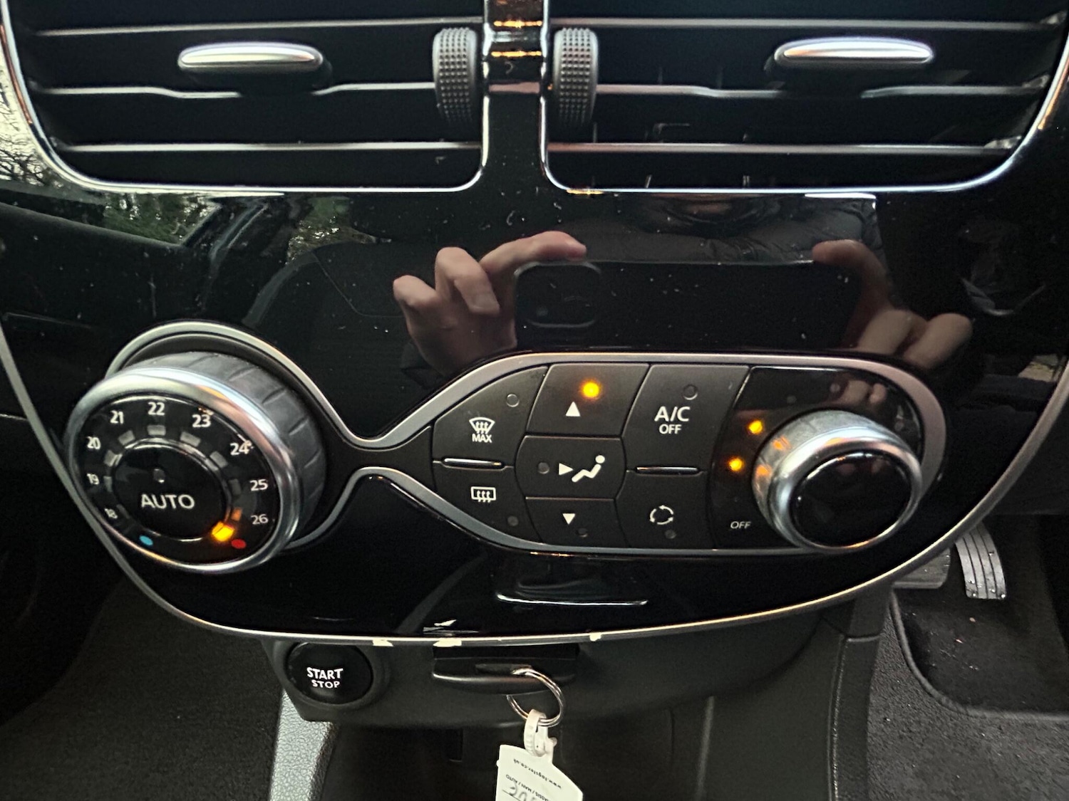 Used Renault Clio 2016 for sale - 76850372: Photo 32