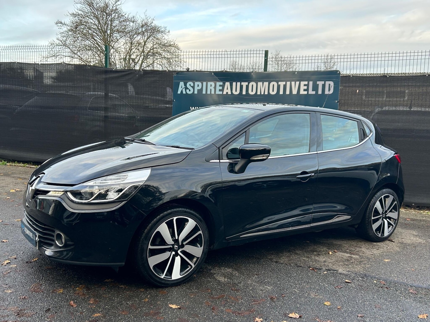 Used Renault Clio 2016 for sale - 76850372: Photo 8